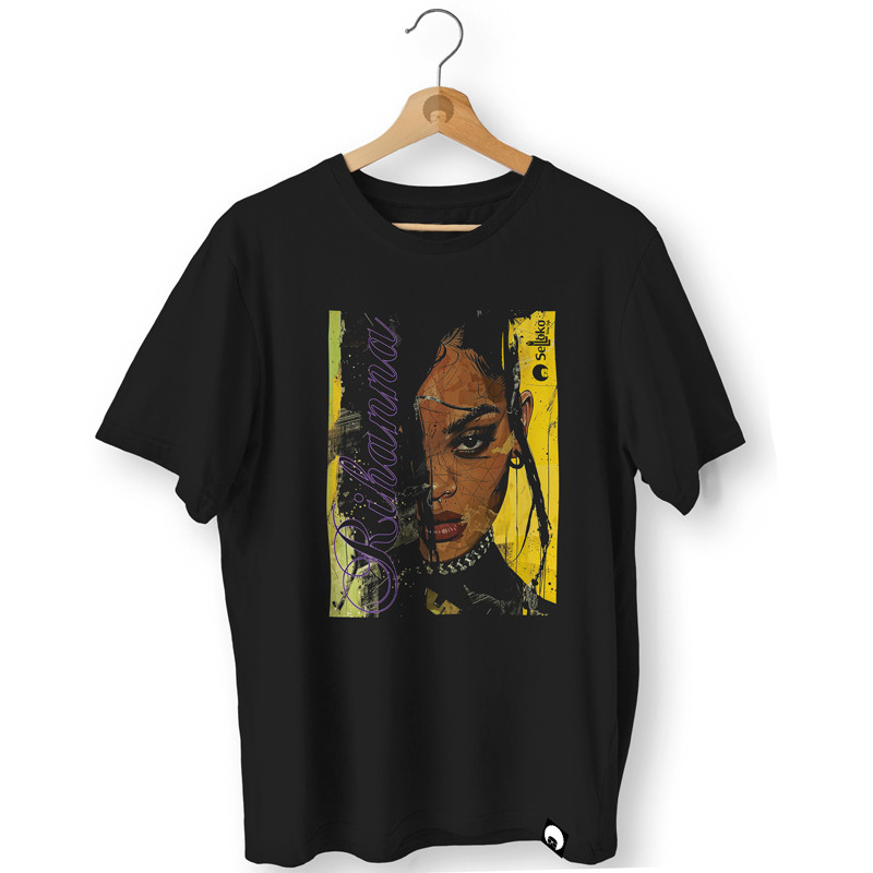 Camiseta Preta Oversized Rihanna